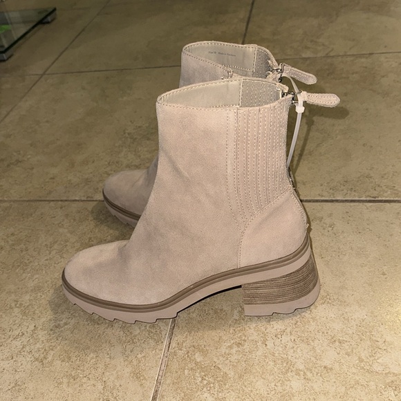 Dolce Vita boots - Picture 2 of 5